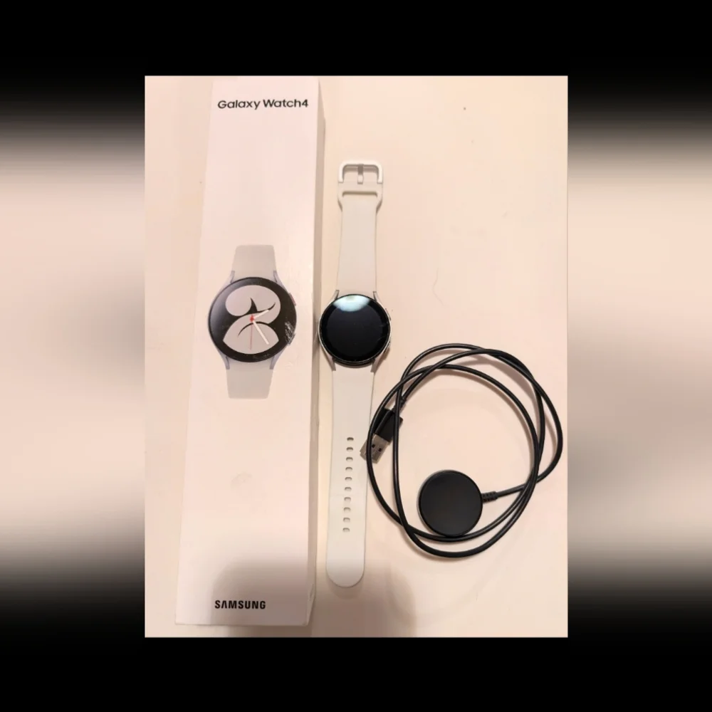 Samsung Galaxy Watch 4 40mm Face, 20mm Band, Bluetooth Smartwatch